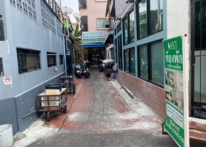 S.e.t Thanmongkol Guest house