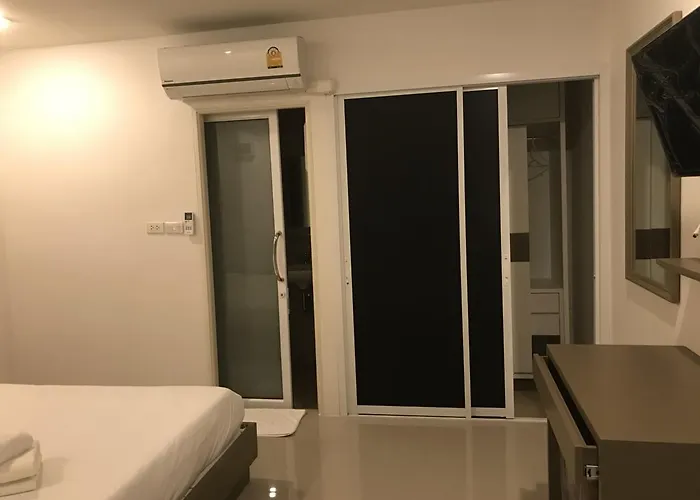 S.e.t Thanmongkol Guest house